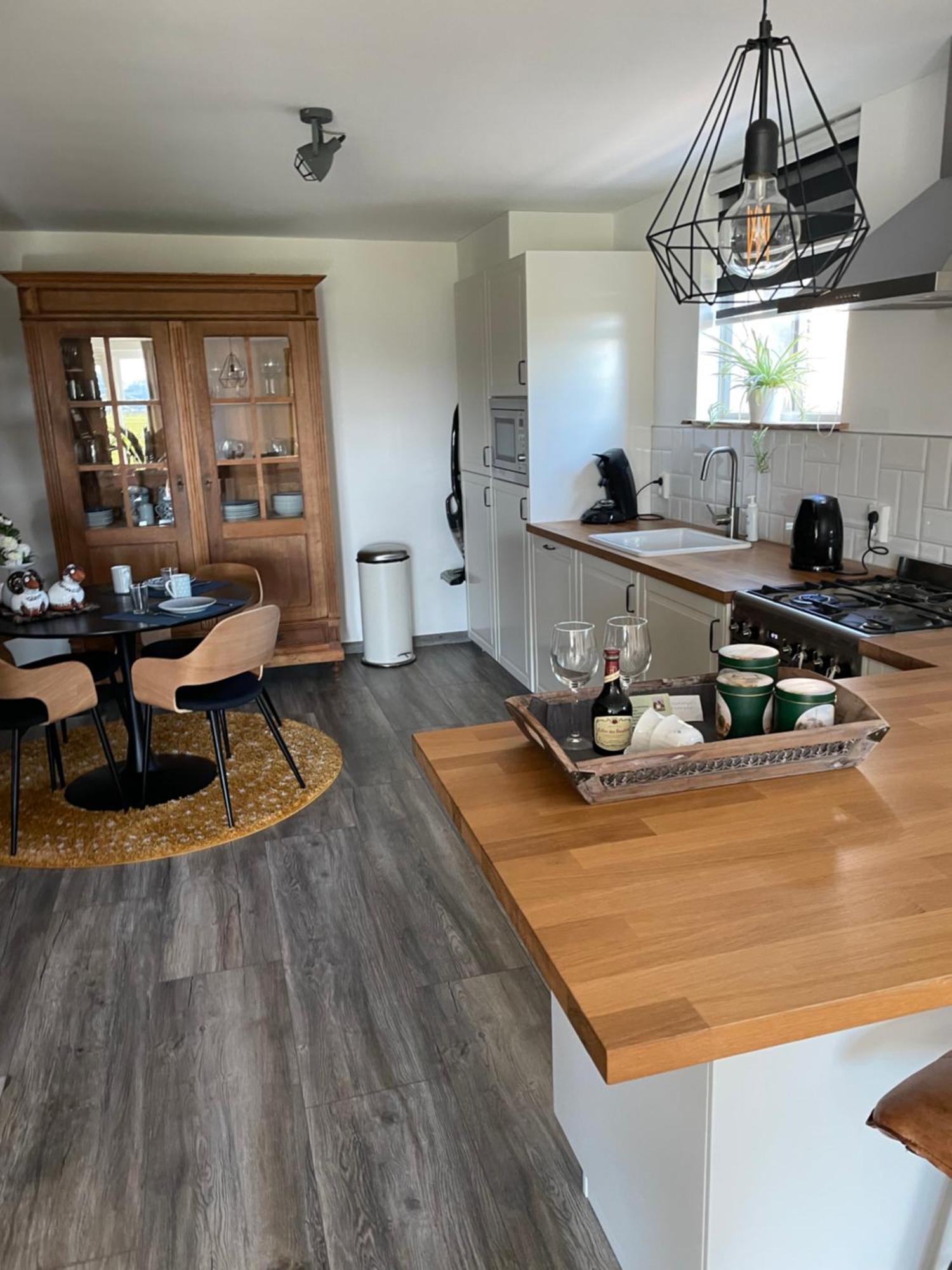Vakantiewoning Le Garaazje 'S-Gravendeel エクステリア 写真