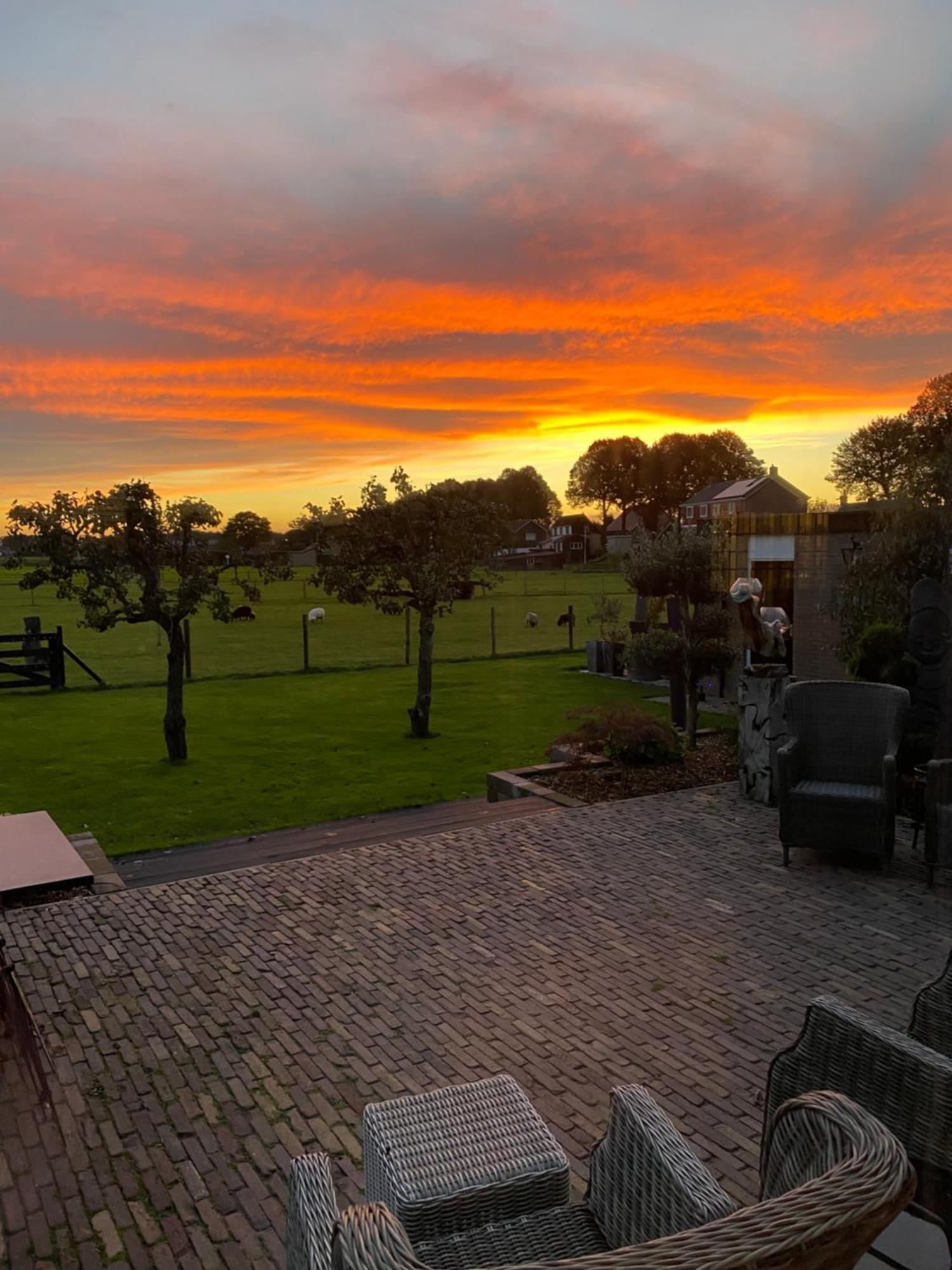 Vakantiewoning Le Garaazje 'S-Gravendeel エクステリア 写真