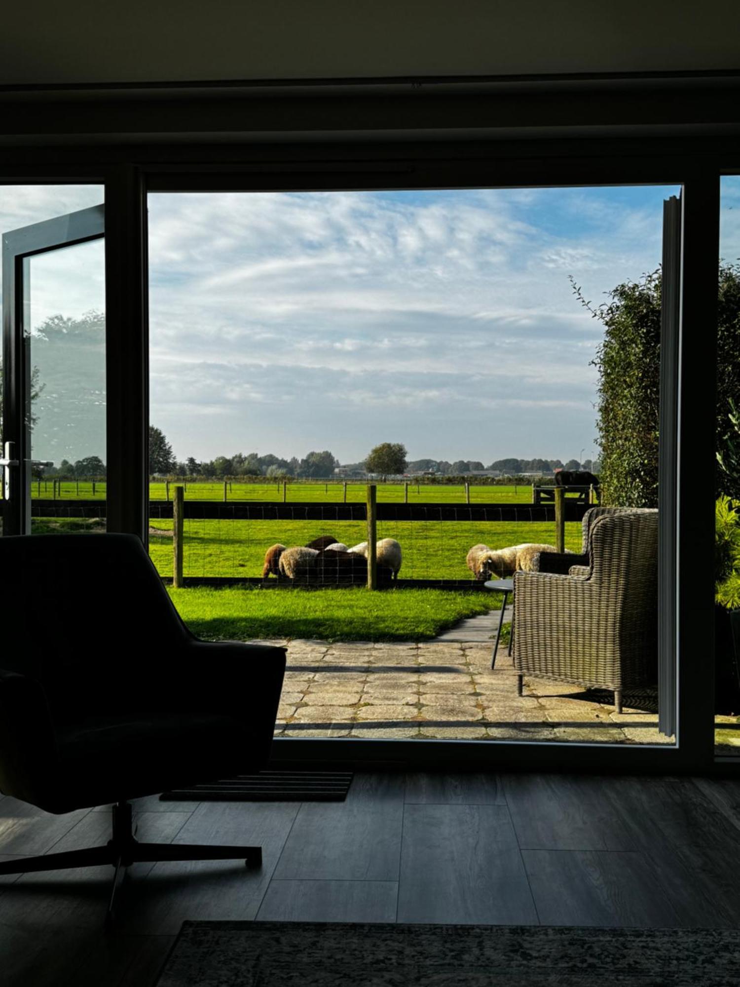 Vakantiewoning Le Garaazje 'S-Gravendeel エクステリア 写真